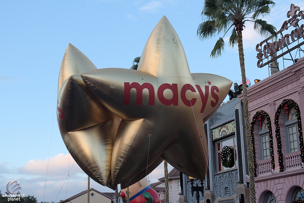 Macy's Holiday Parade 2015