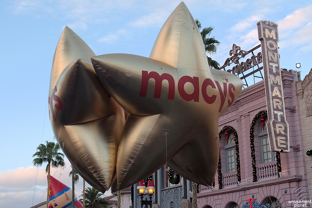 Macy's Holiday Parade 2015