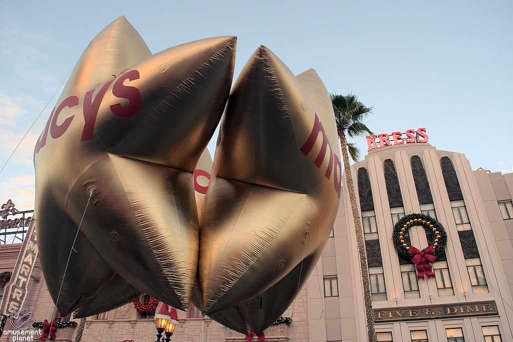 Macy's Holiday Parade 2015