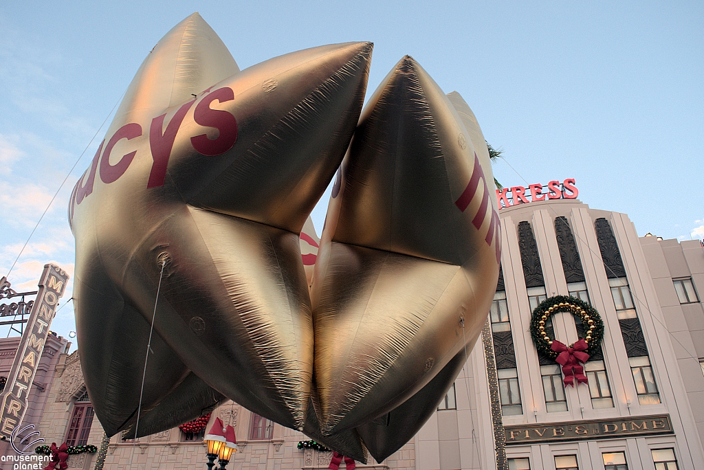 Macy's Holiday Parade 2015