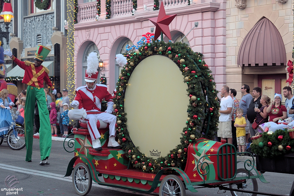 Macy's Holiday Parade 2015