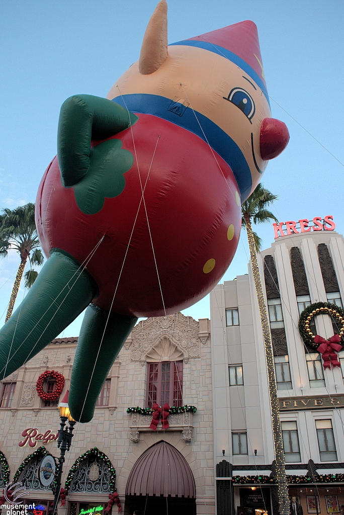Macy's Holiday Parade 2015