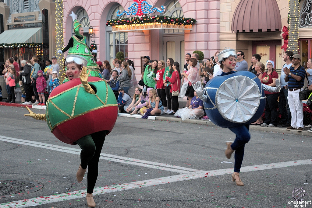 Macy's Holiday Parade 2015