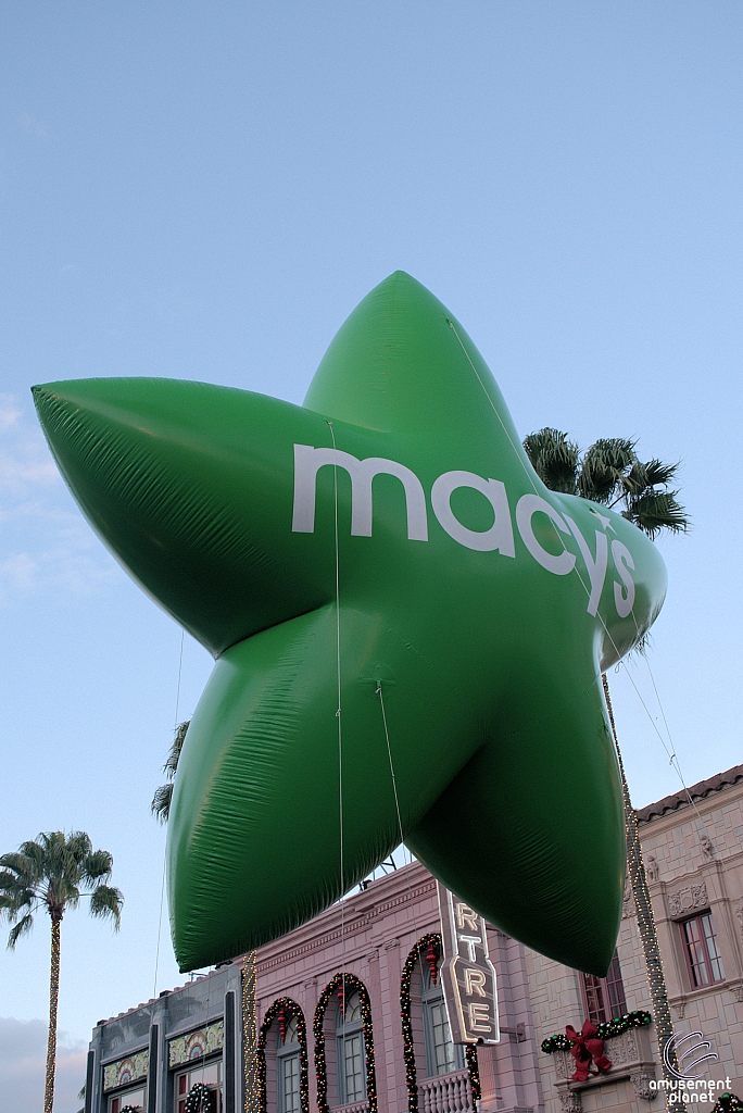 Macy's Holiday Parade 2015