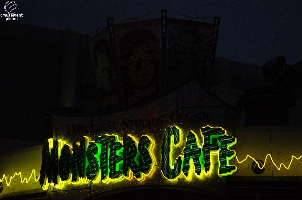 Monsters Café