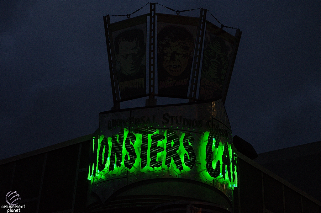 Monsters Café