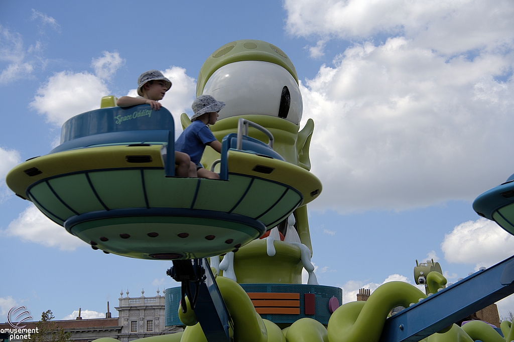 Kang & Kodos' Twirl 'n' Hurl