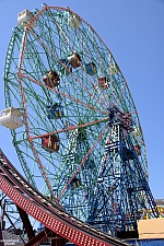 Wonder Wheel