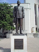 R.L. Thornton Statue