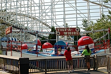 Tilt-A-Whirl