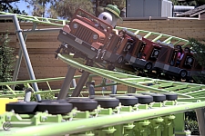 Snoopy’s Tenderpaw Twister Coaster