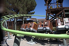 Snoopy’s Tenderpaw Twister Coaster
