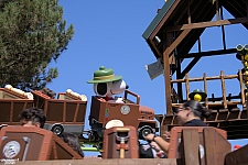 Snoopy’s Tenderpaw Twister Coaster
