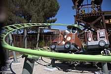 Snoopy’s Tenderpaw Twister Coaster
