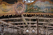 B&B Carousell