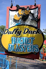 Daffy Duck Bucket Blasters