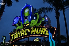Kang & Kodos' Twirl 'n' Hurl